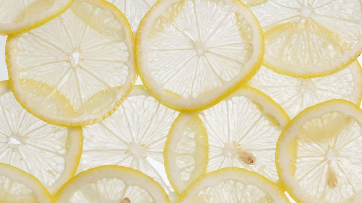 Чем полезен сок лимона