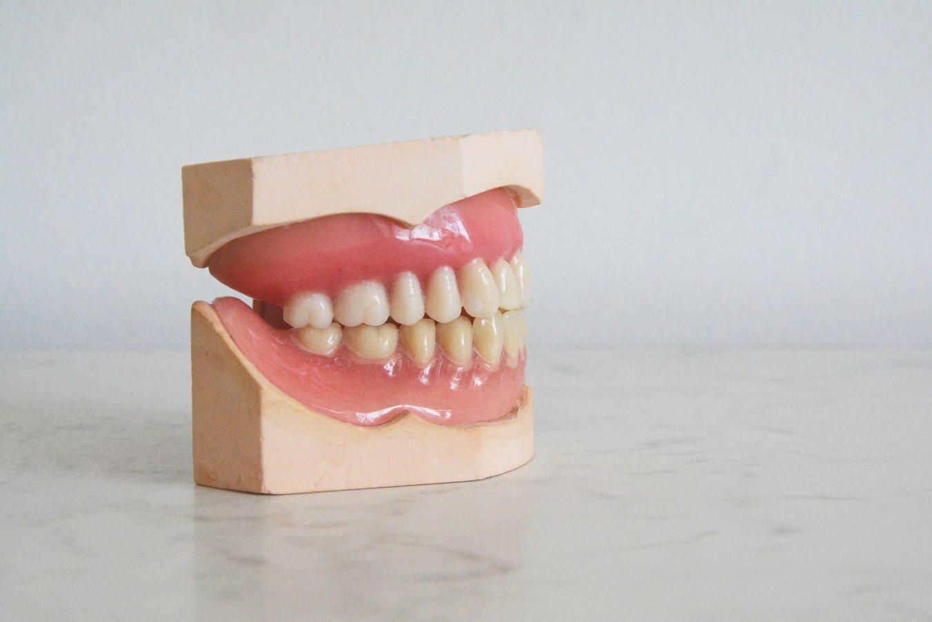 Почему важно лечить зубы