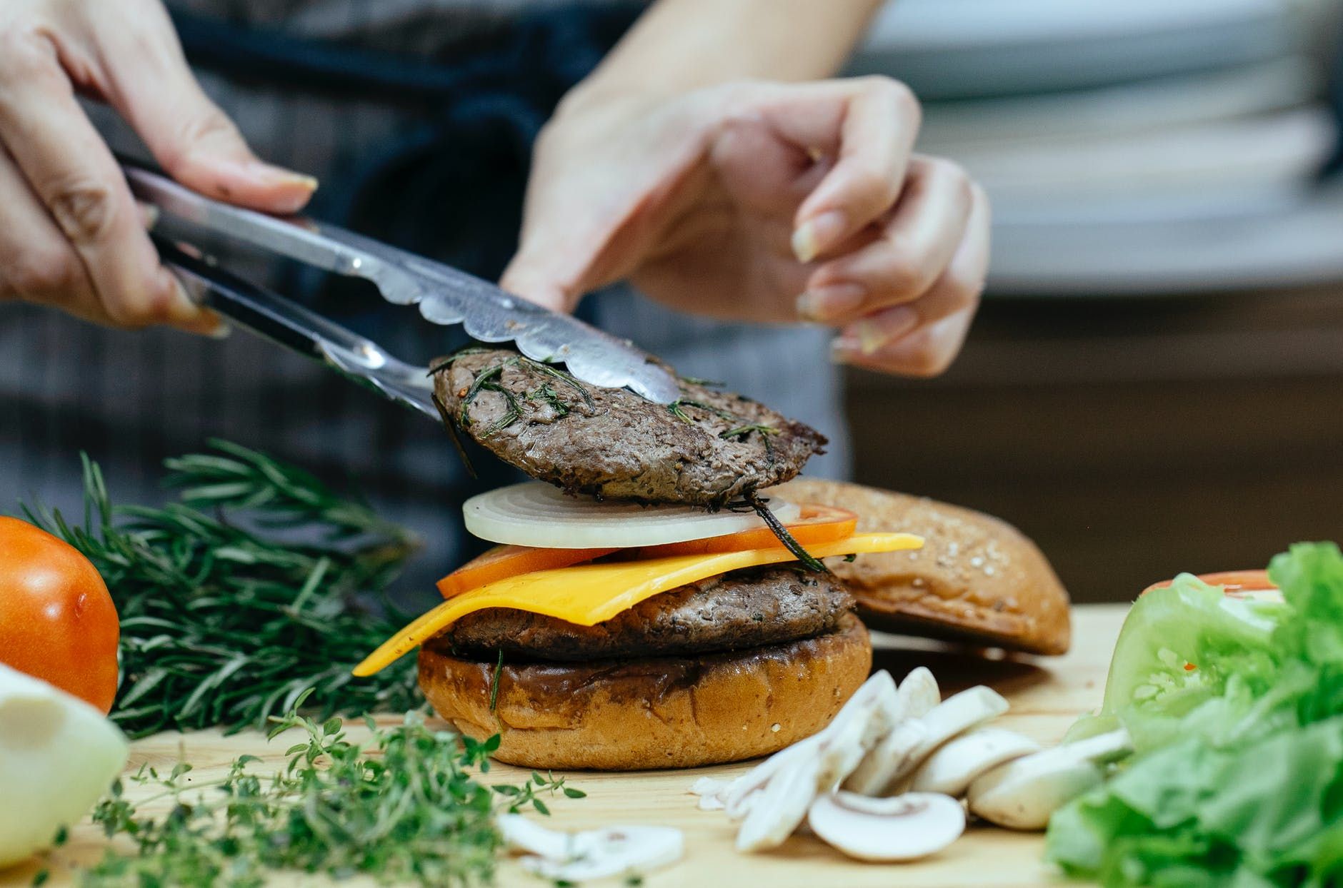 Чому оброблене м'ясо протипоказано людям з гіпертонію