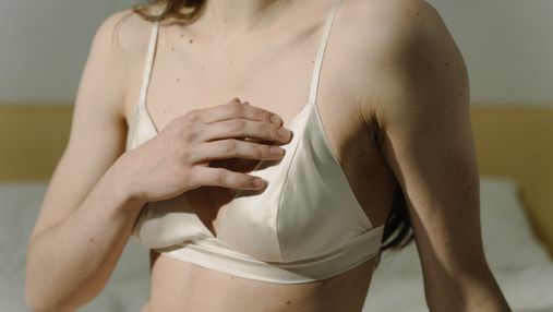 Почему не растет грудь и возможно ли увеличить размер груди без операции