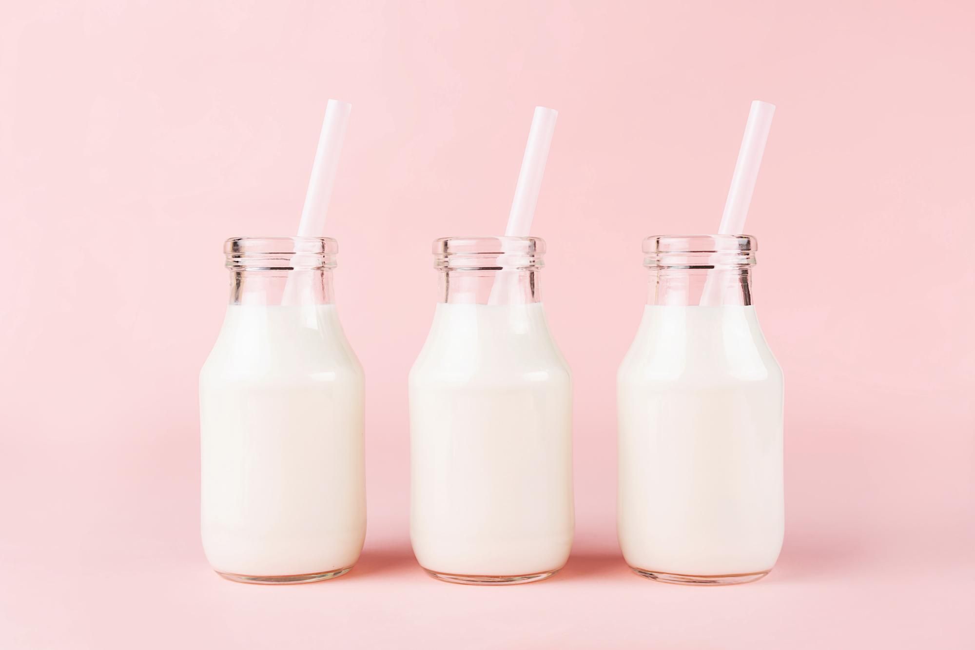 Що не так з молоком та кому насправді слід відмовитися від молочних продуктів 