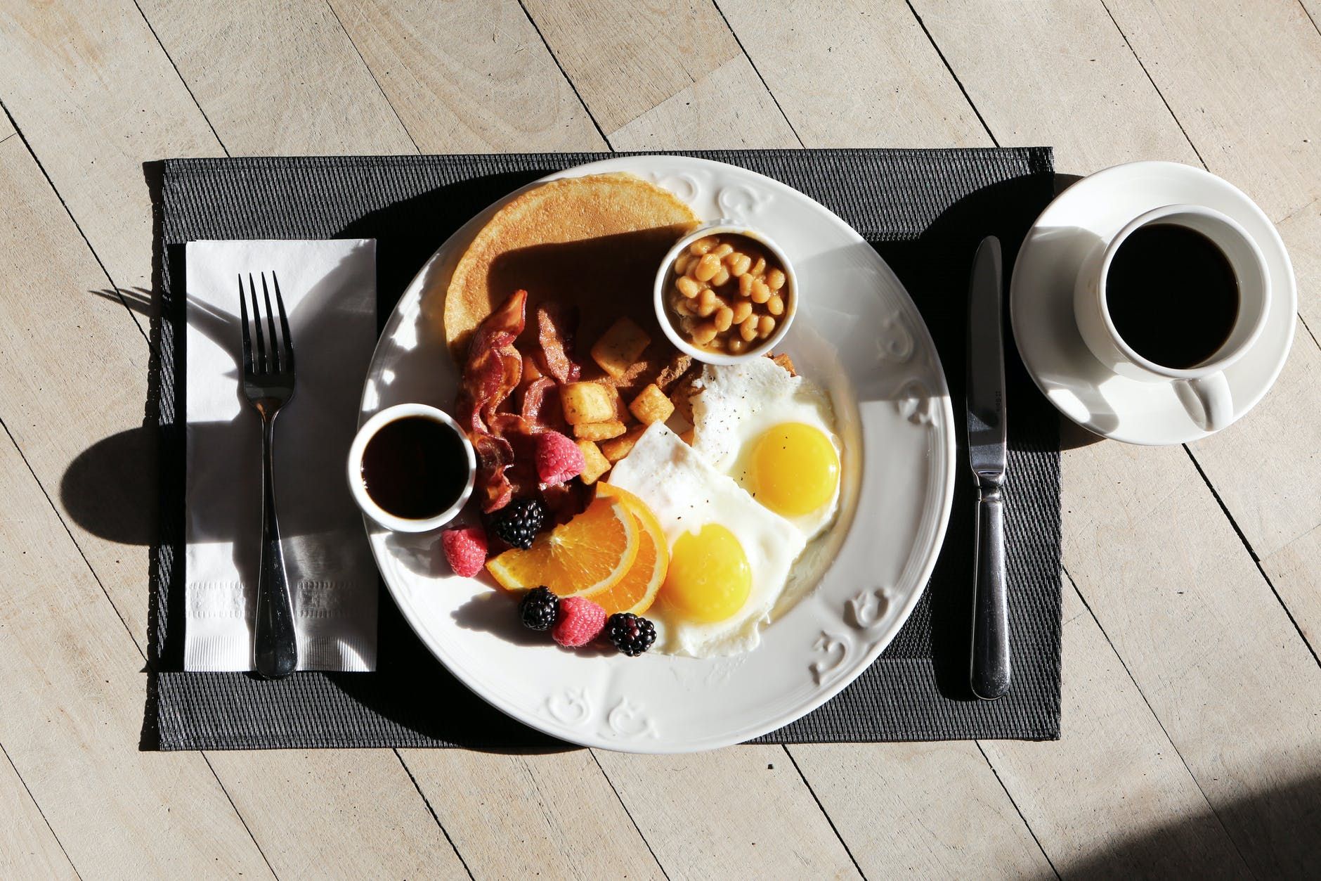 Что случится с организмом, если ежедневно есть только завтрак: вывод диетологов