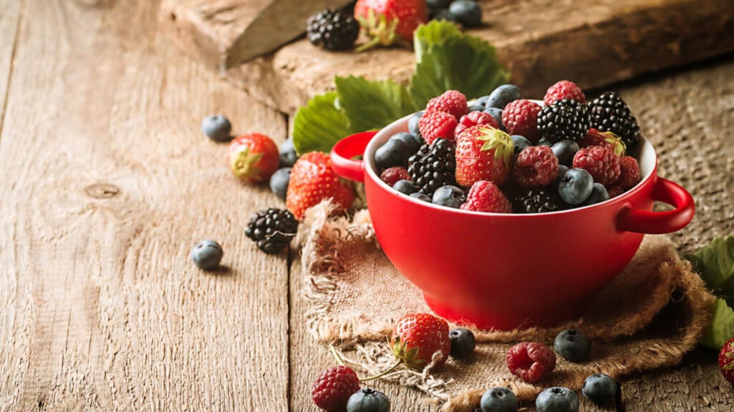 Летнее похудения: какие ягоды помогут избавиться от лишнего веса