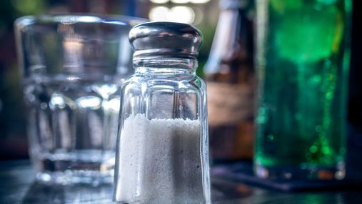 Що може статися з організмом, якщо споживати занадто багато солі