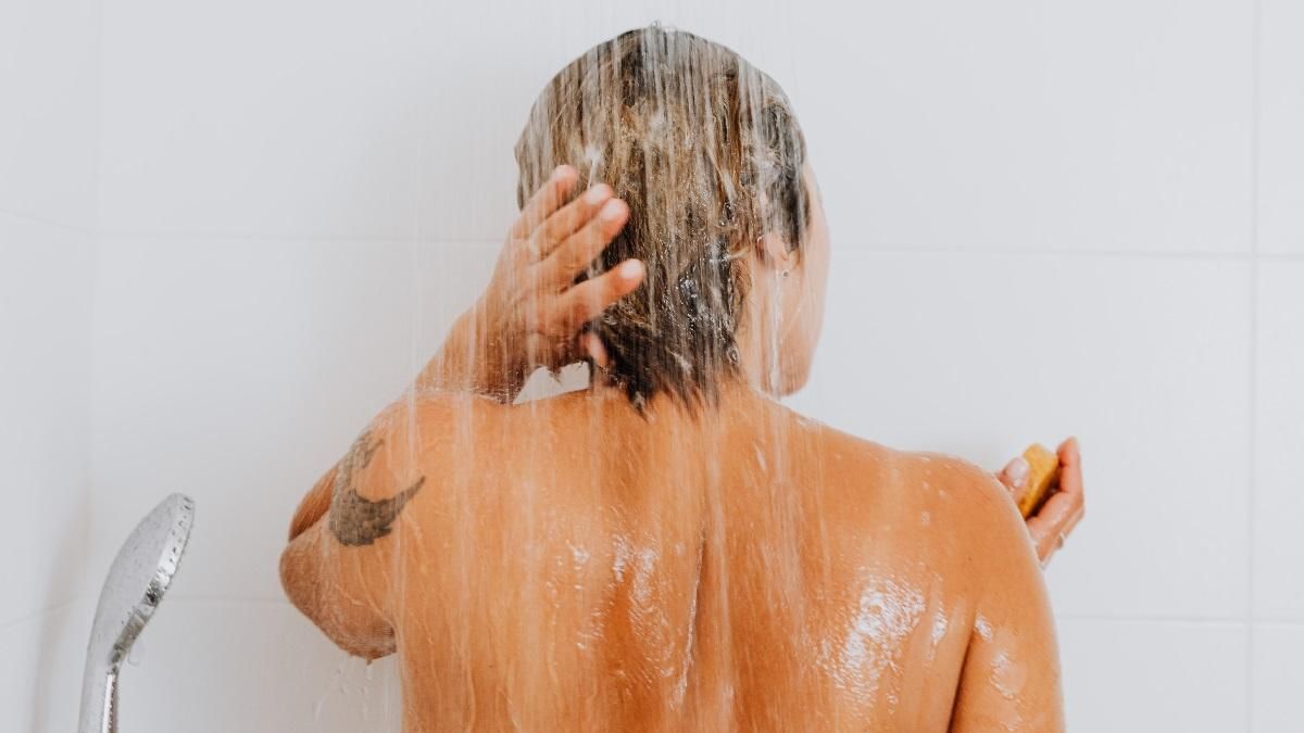 Чи потрібно приймати душ щодня: поради експертів - Корисно
