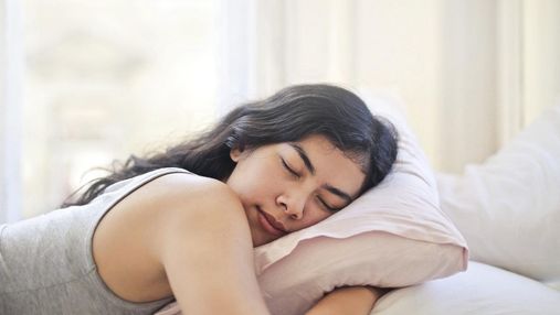 Чому для схуднення потрібно добре спати: пояснення експерта 