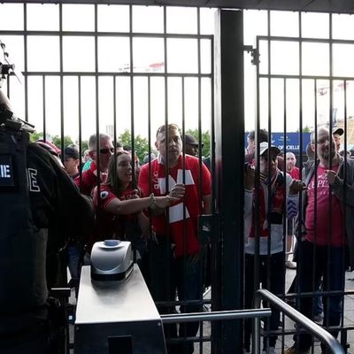 Сльозогінний газ і штурм стадіону Стад де Франс: фінал Ліги чемпіонів минув з інцидентами