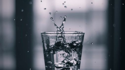 7 порад, які допоможуть пити більше води щодня