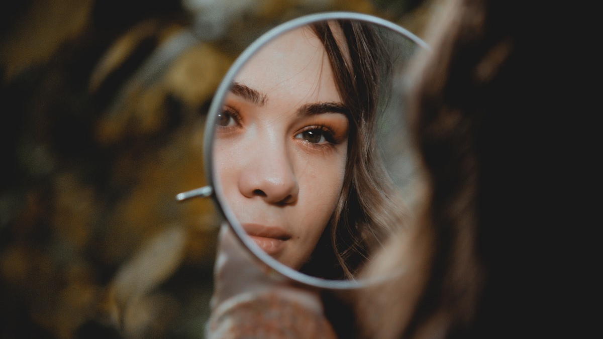 Як дзеркало впливає на психіку