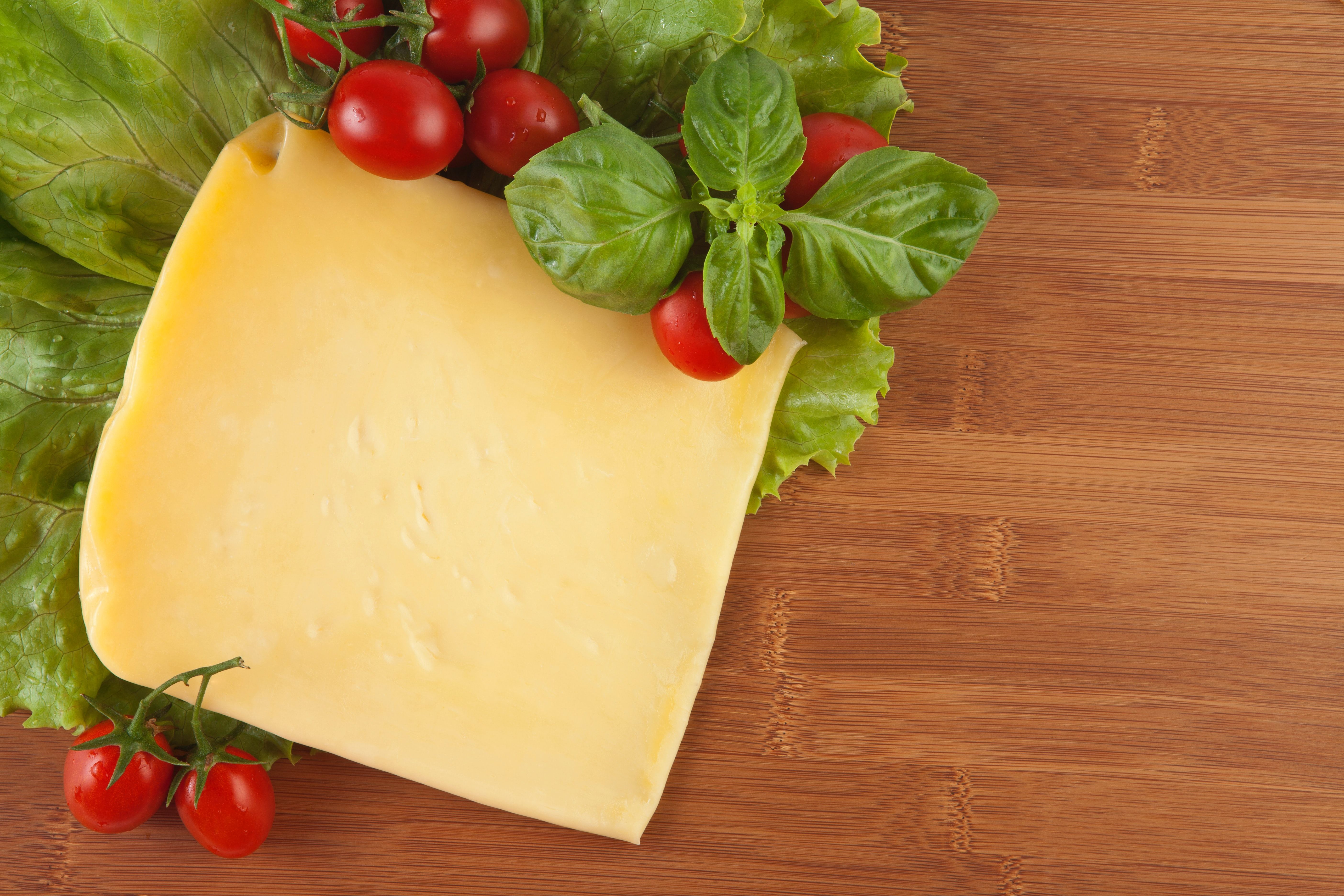 Яка різниця між сиром та сирним продуктом