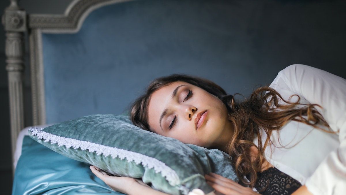 Ознаки небезпечних недуг, які може спровокувати поганий сон 
