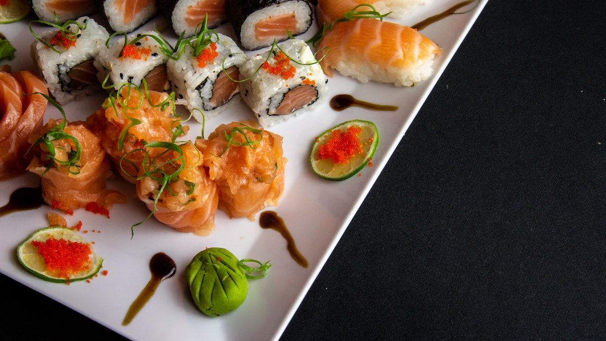 Как правильно есть суши и зачем дают имбирь