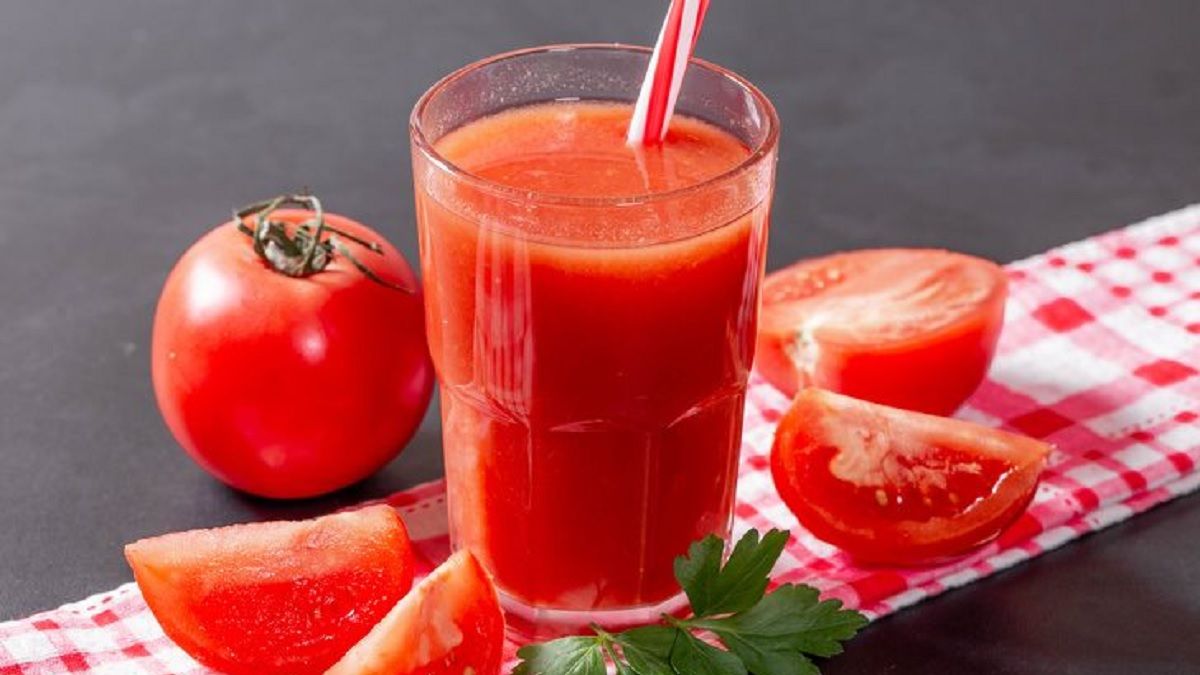 Кому нельзя пить томатный сок