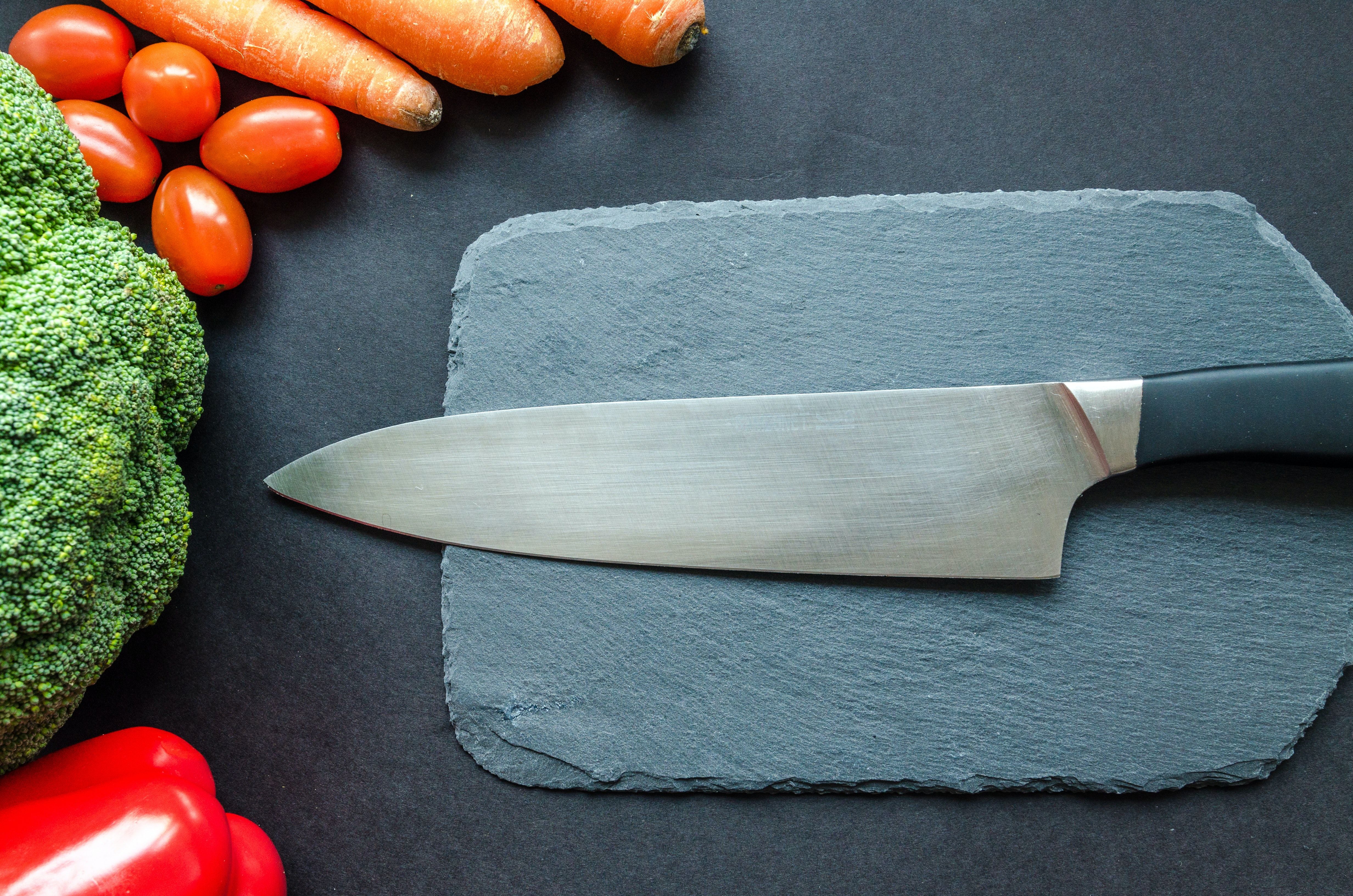 Кухонный нож выбирать нужно внимательно