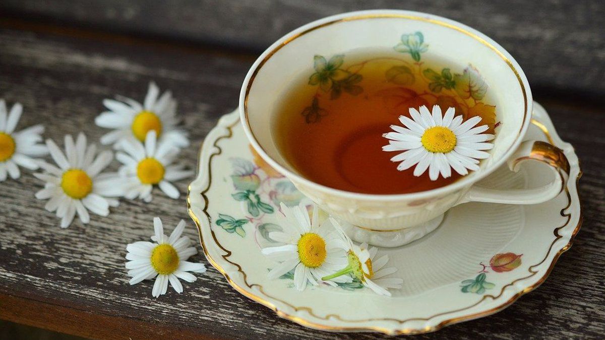 Ромашковий чай допомагає розслабитися і заснути